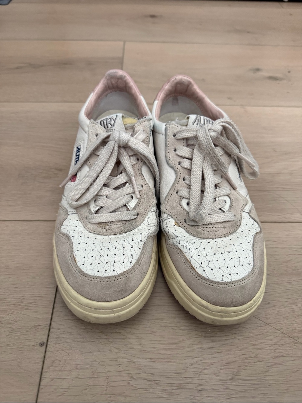 Autry Medalist White & Pink Low-Top Sneakers